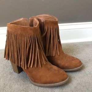 Fringe booties worn once